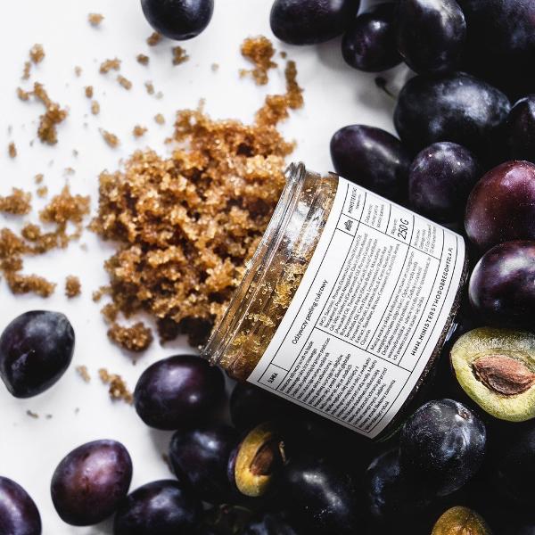 Nourishing Body Scrub Plum 300g